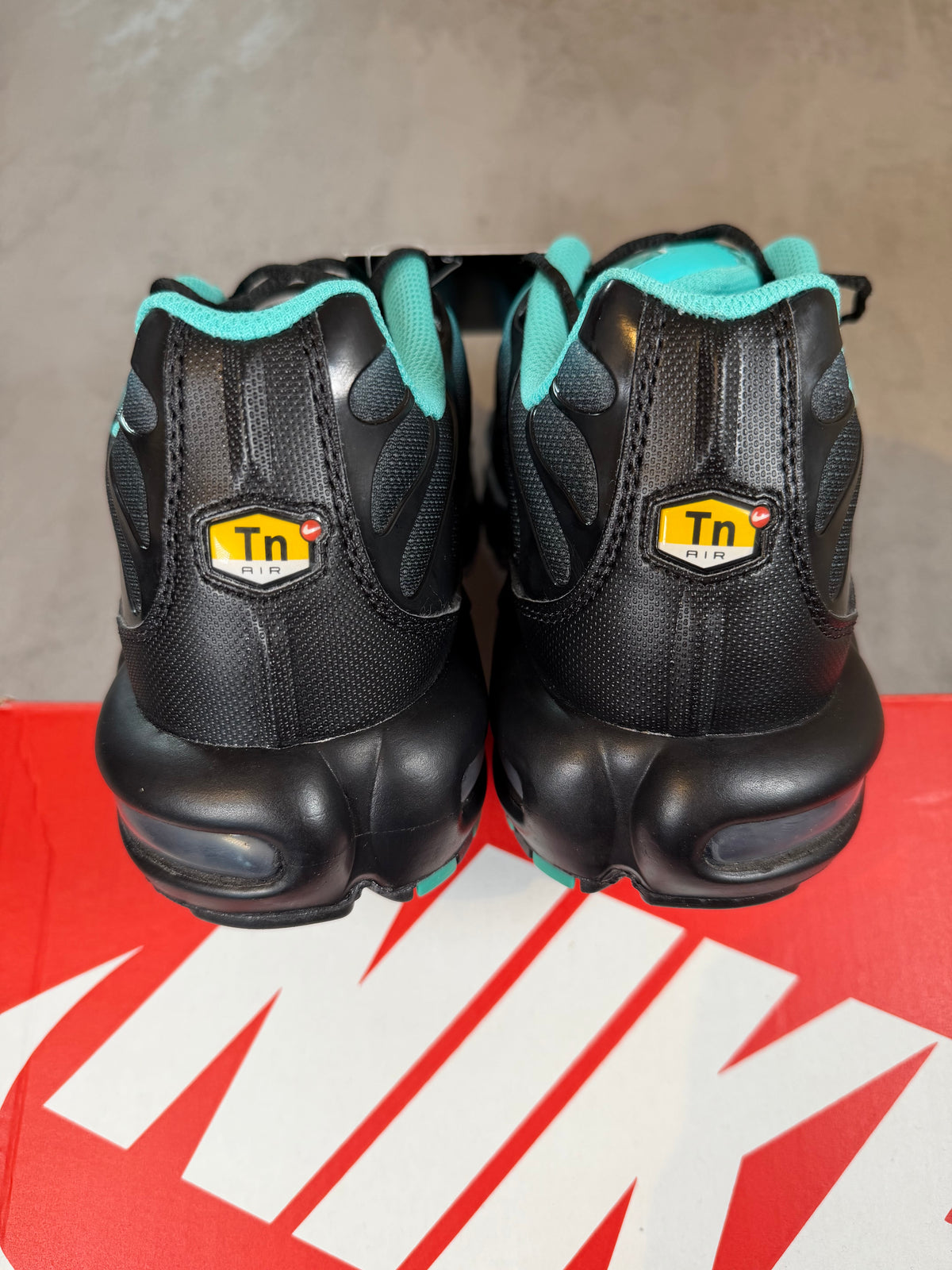 Air Max Plus TN Aqua Fade UK 10