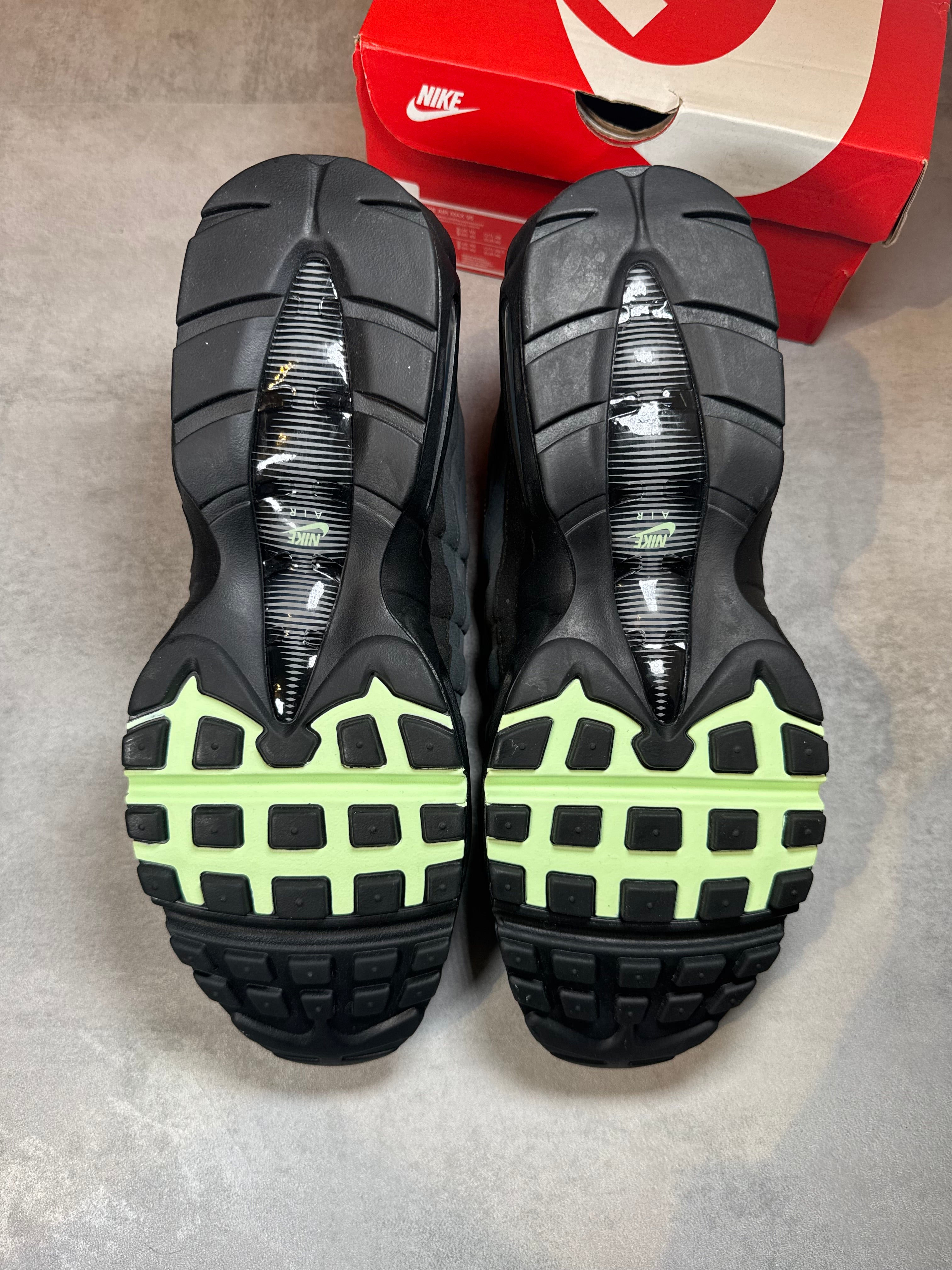 Nike Air Max 95 Vapour Green UK 10