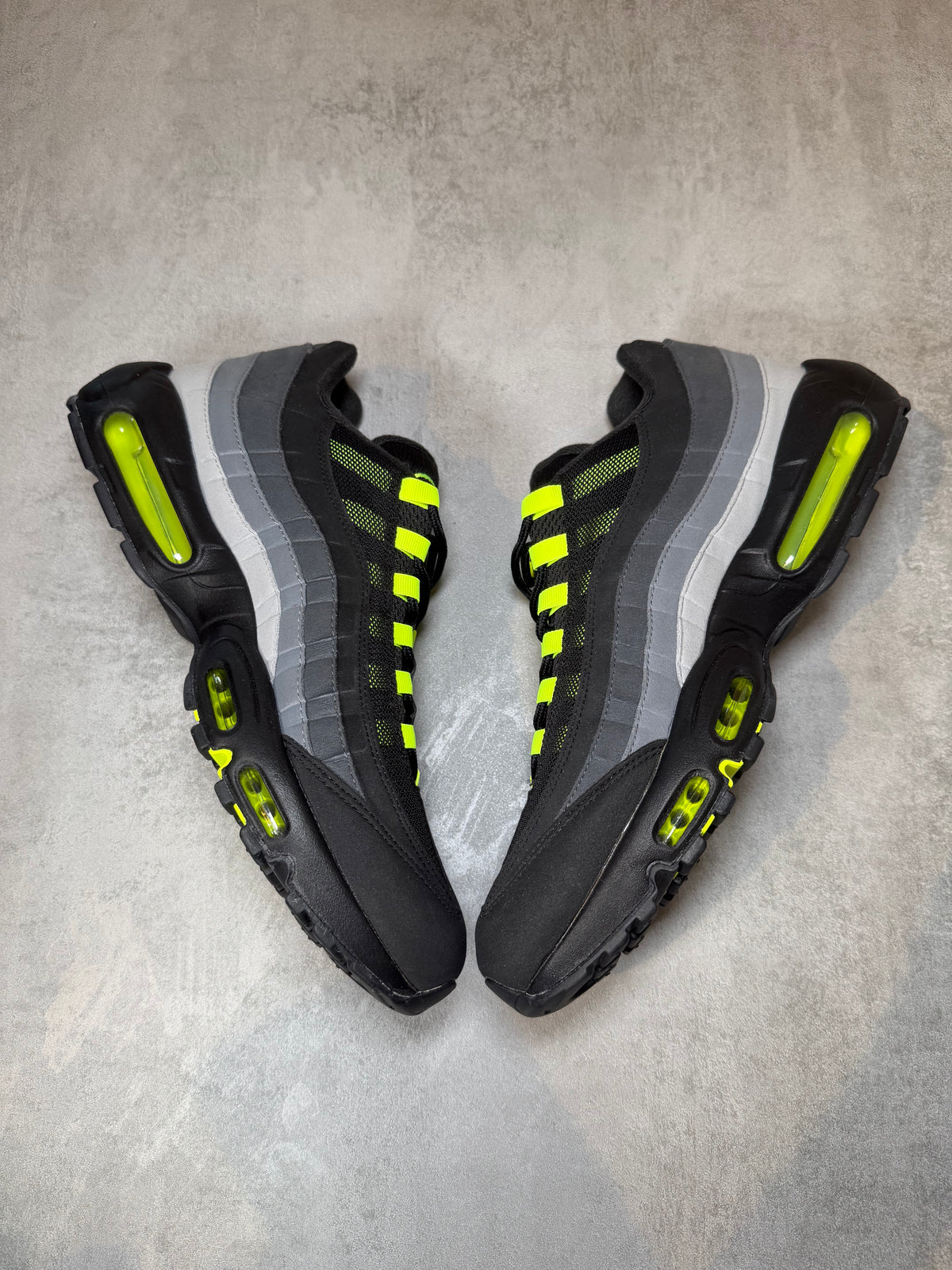Air Max 95 Reverse Neon UK 12