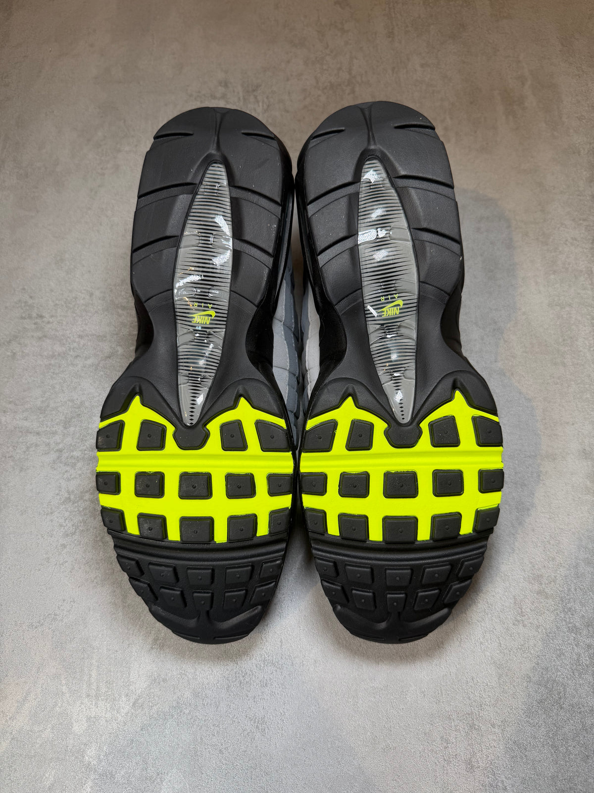 Air Max 95 Reverse Neon UK 12