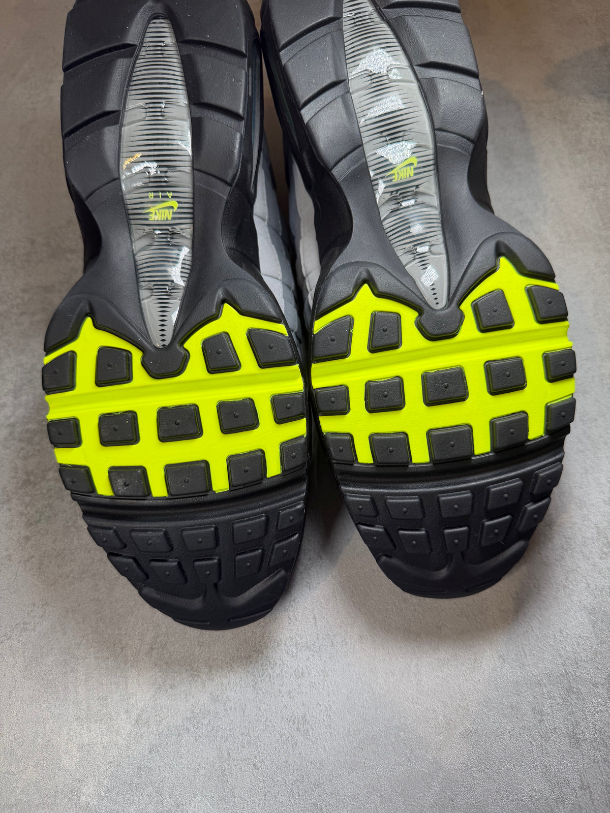 Air Max 95 Reverse Neon UK 12