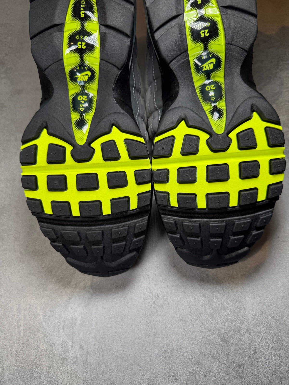 Air Max 95 Neon UK 7.5