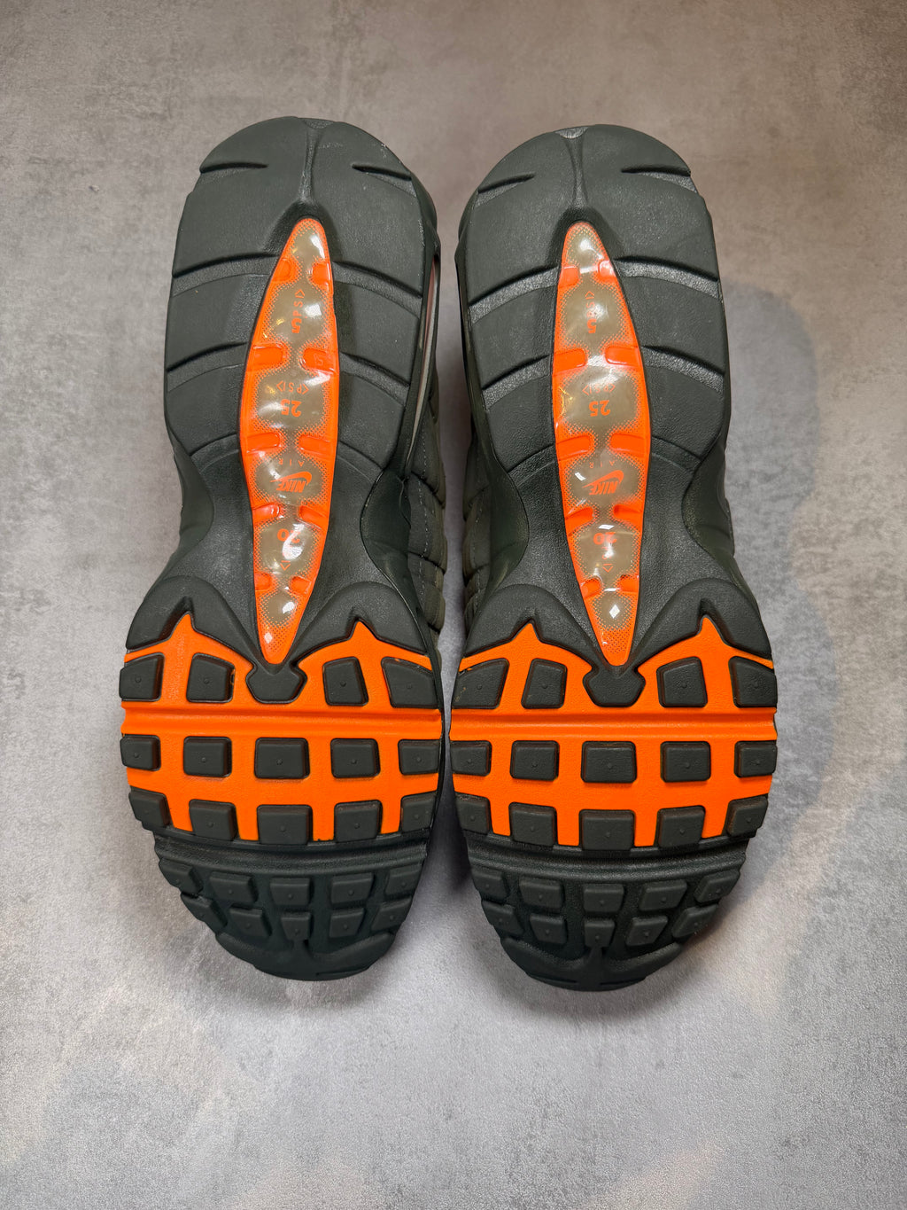 Air Max 95 Neutral Olive Total Orange UK 10