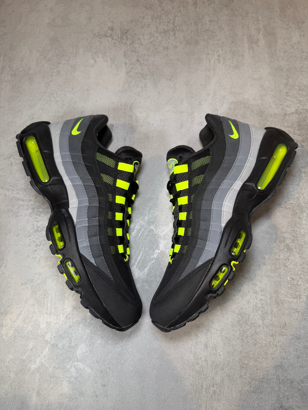 Air Max 95 Reverse Neon UK 12