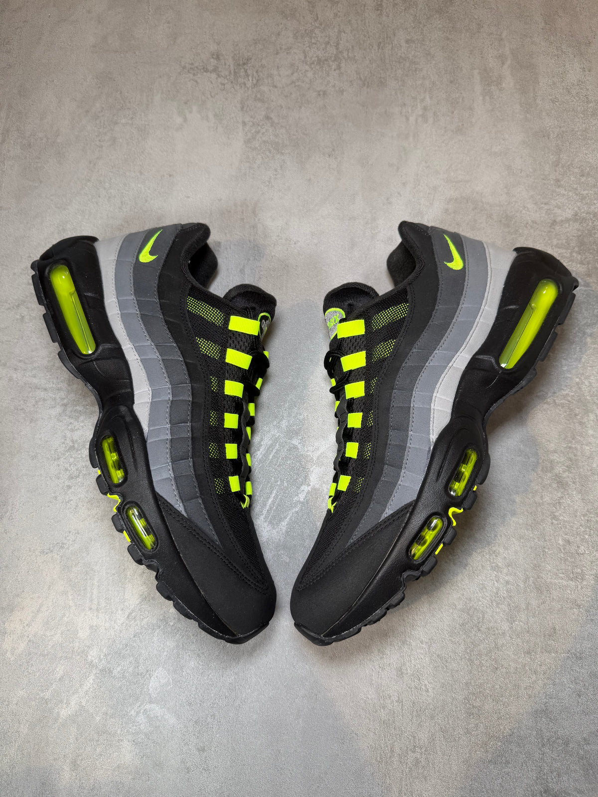 Air Max 95 Reverse Neon UK 12